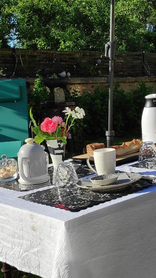 Les Papouz Bed & Breakfast Gommecourt Екстериор снимка